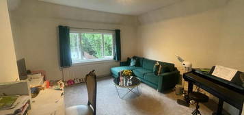 Flat to rent in 7A West Heath Drive, London NW11