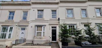 6 bedroom terraced house