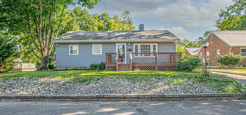 50 W Oak St, West Alexandria, OH 45381