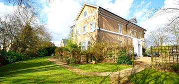 3 bed flat to rent