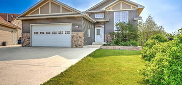 707 Robin Close, Cold Lake, AB T9M 2B7