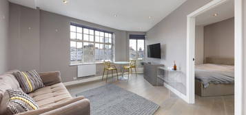 Flat to rent in Astral House, Regency Place, London SW1P