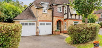 6 bedroom detached house for sale