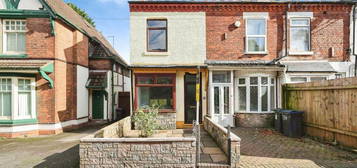 4 bedroom end of terrace house for sale