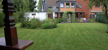 Ein- bis 2 Familienhaus mit grossem Garten in ruhiger grüner Lage