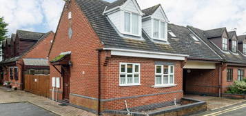 1 bedroom link detached house for sale