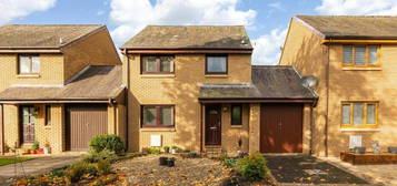 3 bedroom link detached house for sale