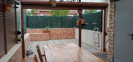 Casa adosada en venta en Ibaiondo