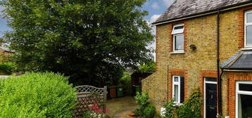 3 bed maisonette to rent