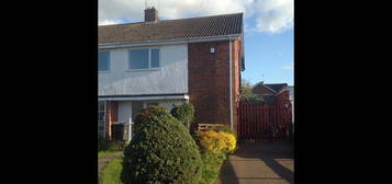 3 bed semi-detached house to rent