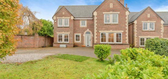 6 bedroom detached house for sale