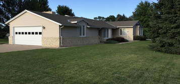 718 W Hynes Ave, Oneill, NE 68763