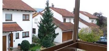 Stilvolle 2-Zimmer-Wohnung mit Balkon und EBK in Weilheim