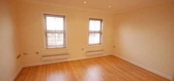 2 bed flat to rent