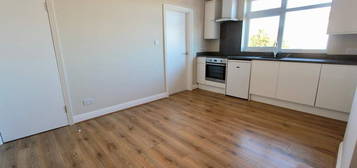 3 bed flat to rent