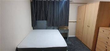 Room to rent in Yorkminster Drive, Birmingham B37
