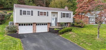 2925 Albine Dr, Shaler, PA 15116