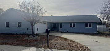 1010 Avenue E, Powell, WY 82435