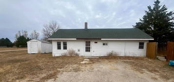 1008 W 2nd St, Valentine, NE 69201