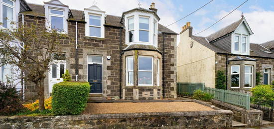 3 bed semi-detached house for sale