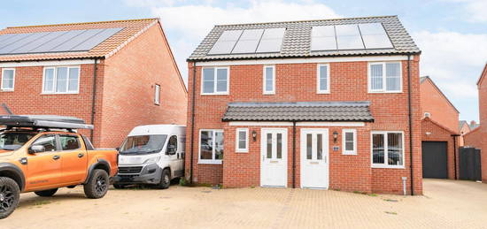 2 bed semi-detached house for sale