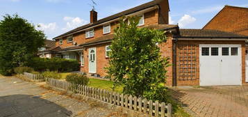 4 bedroom semi-detached house to rent