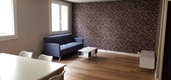 Appartement meublé  à louer, 4 pièces, 2 chambres, 67 m²