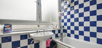 3 bed flat for sale