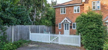 2 bed semi-detached house for sale