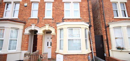 Terraced house to rent in Denmark Street, Bedford MK40