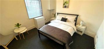 Room to rent in Layton Avenue, Mansfield NG18