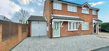 3 bed semi-detached house for sale