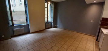 Appartement  à louer, 3 pièces, 2 chambres, 51 m²