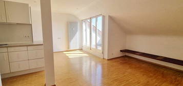 2 ZKB-Dachgeschosswohnung mit Balkon und Einbauküche in Neuweiler