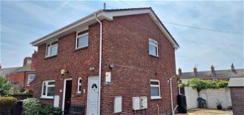 Flat to rent in Holly Road, Weymouth DT4