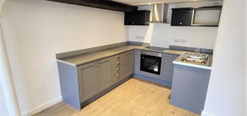 2 bed flat to rent