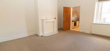 2 bedroom ground floor flat for sale