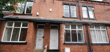 5 bedroom terraced house