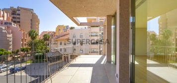 Arrendamento - Apartamento T3 no Prestigioso Edifício The Coral em Cascais, Gandarinha 

Arrendamento - Apartamento no Edifício The Coral - Luxo e Conforto na Gandarinha, Cascais