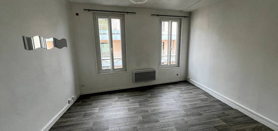 Studio  à vendre, 1 pièce, 23 m², Étage 2/4