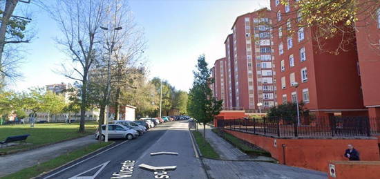 Piso de alquiler en Calle Luis Vicente de Velasco, Alisal - San Román