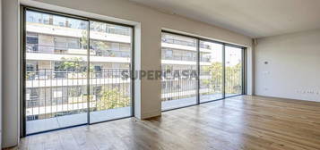 Apartamento T2 novo, no Plaza View, em Lisboa