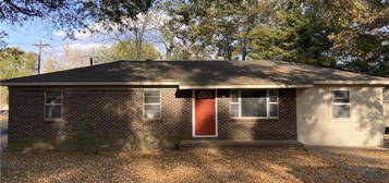 3602 Home St, Ozark, AR 72949