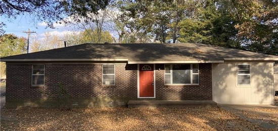 3602 Home St, Ozark, AR 72949