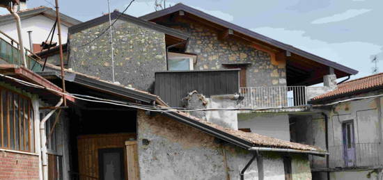 Casa indipendente all'asta in via Campi, 10