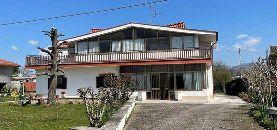 Villa in vendita in via Agrolatino, 1