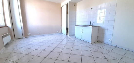 Appartement  à louer, 2 pièces, 1 chambre, 30 m²