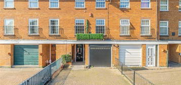 4 bedroom terraced house for sale