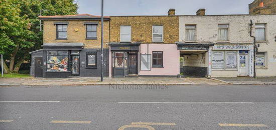 Property to rent in High Street, London N14