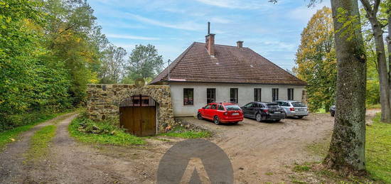 Prodej  zemědělské usedlosti 283 m², pozemek 67 366 m²